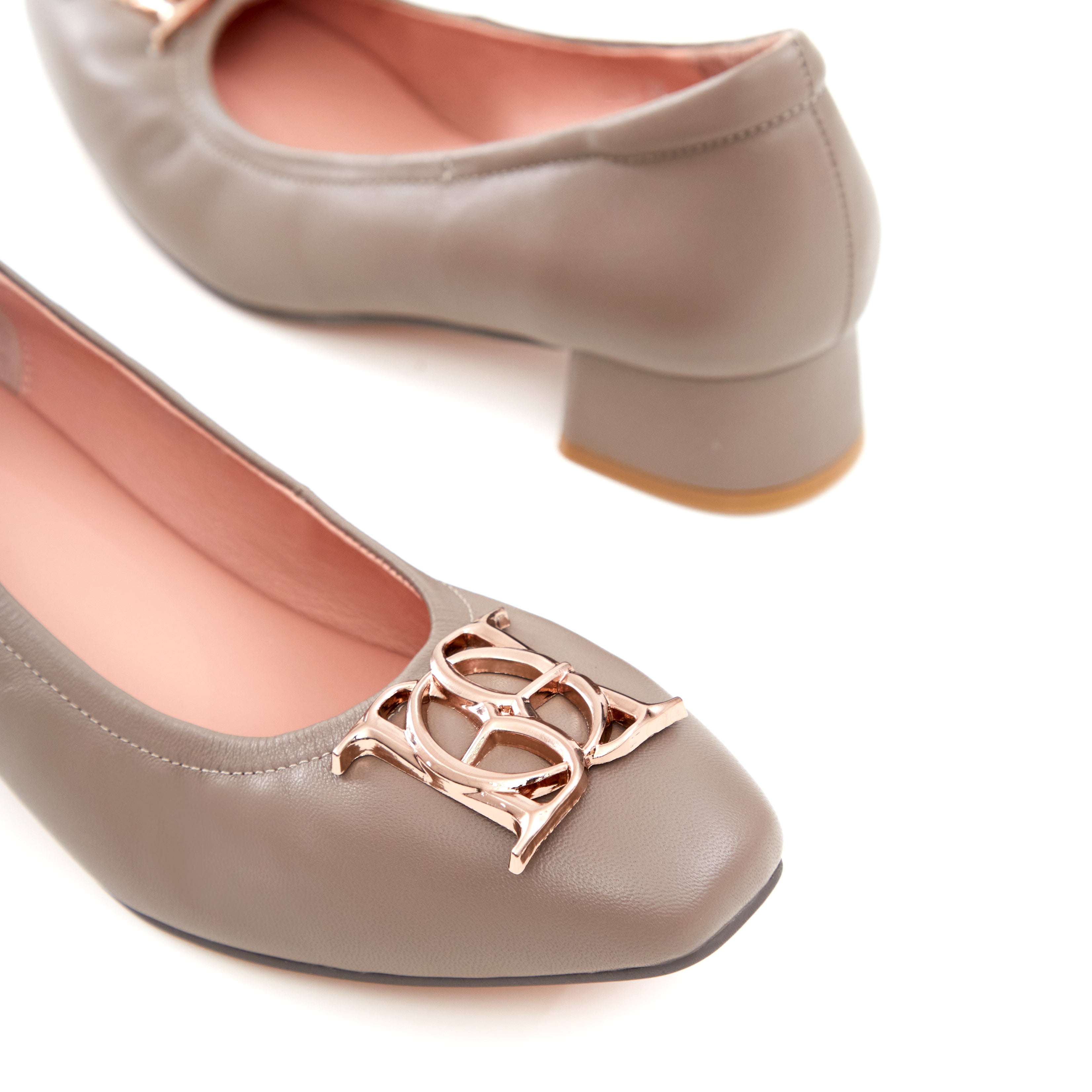 Audrey Crest Classic Heels in Key of Grey