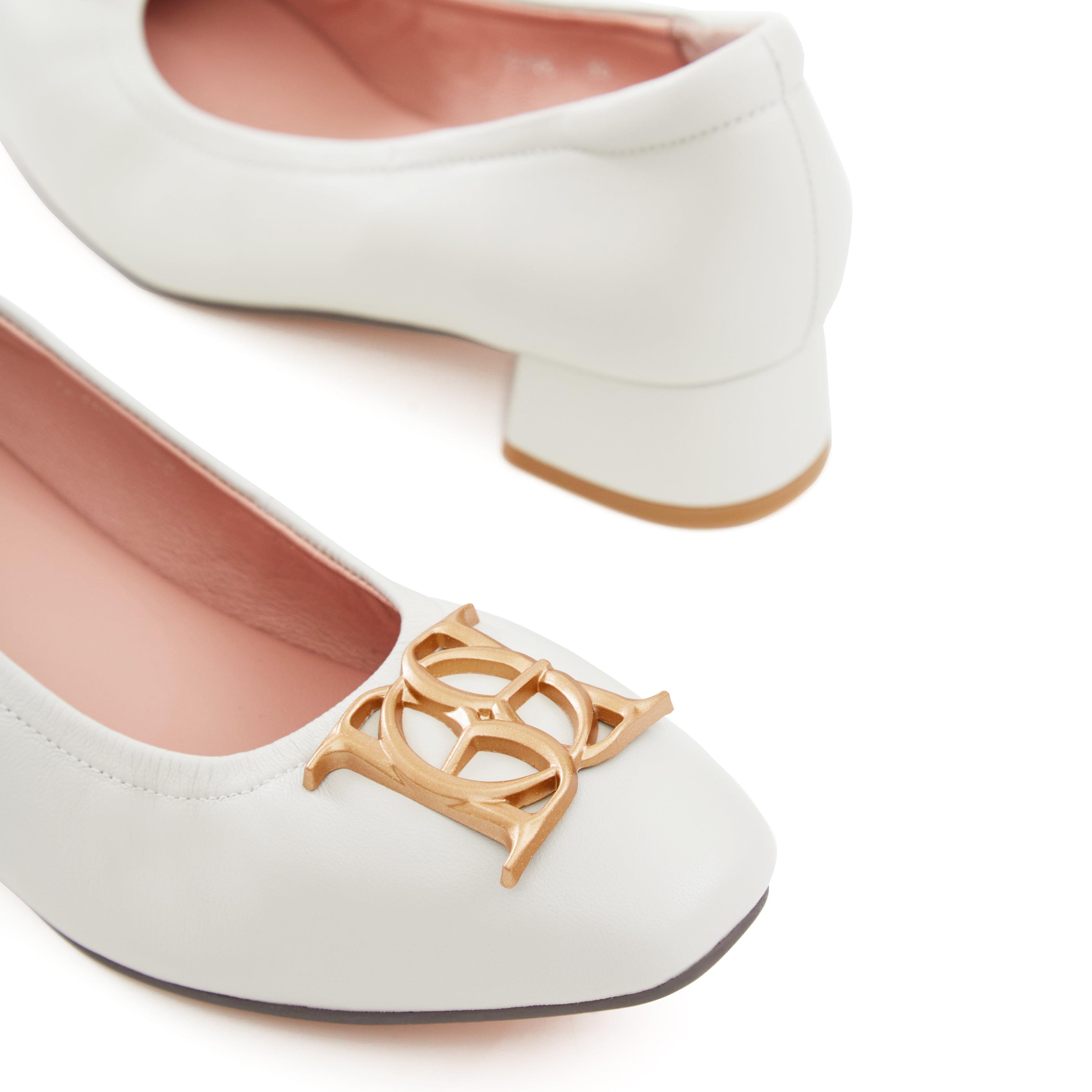 Audrey Crest Classic Heels in Greatest White