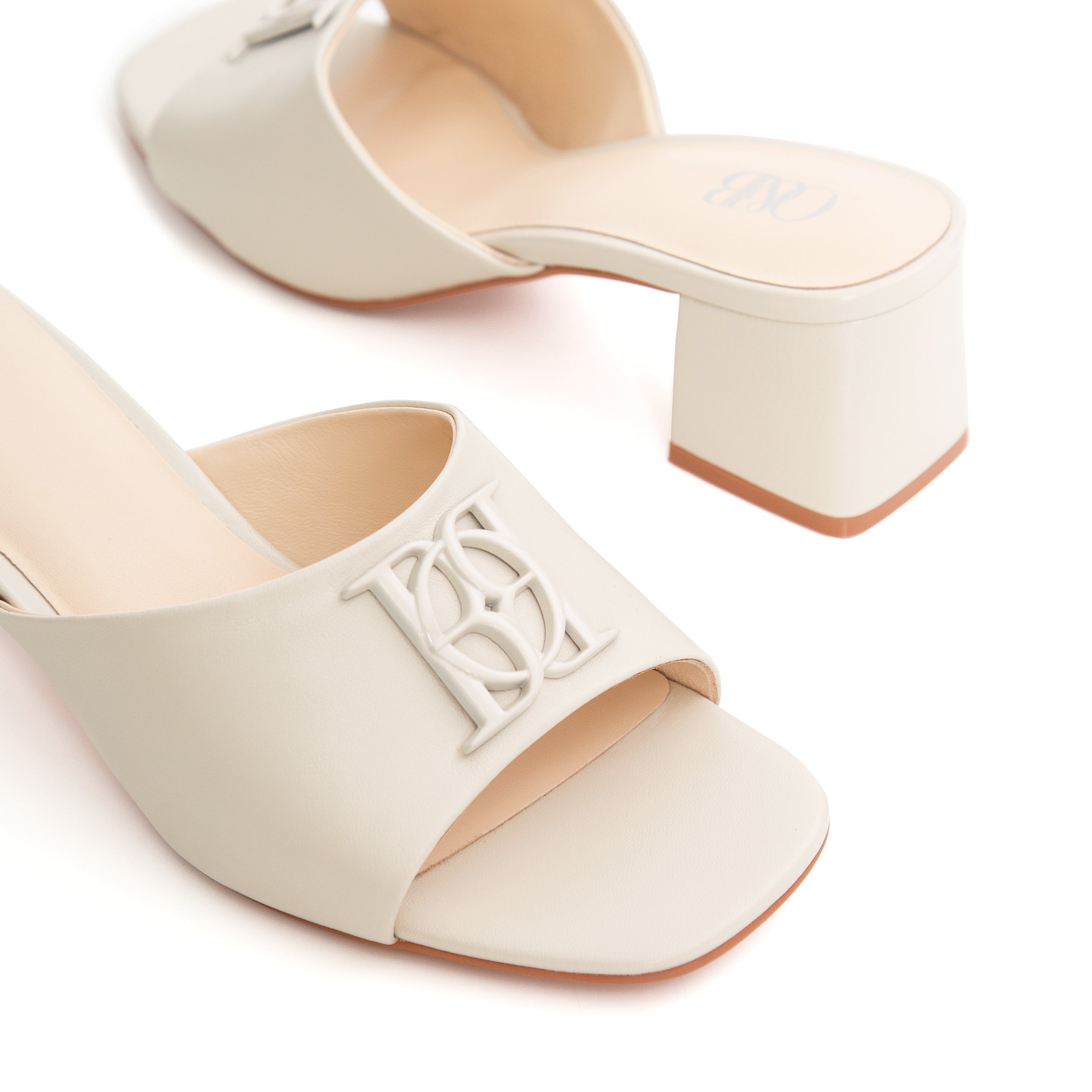 Covent Heels in Undercover Cream