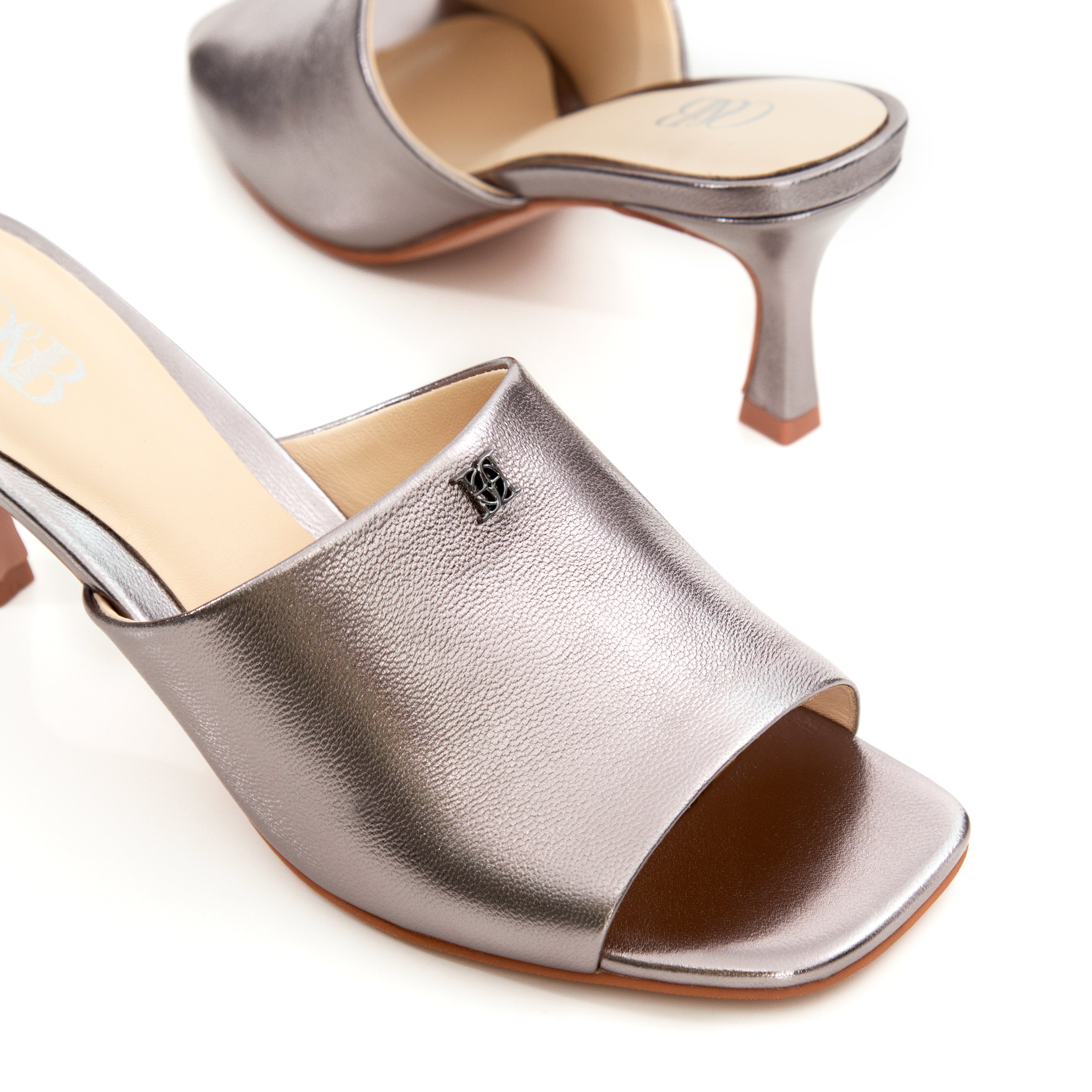 Dover Heels in Titanium Power