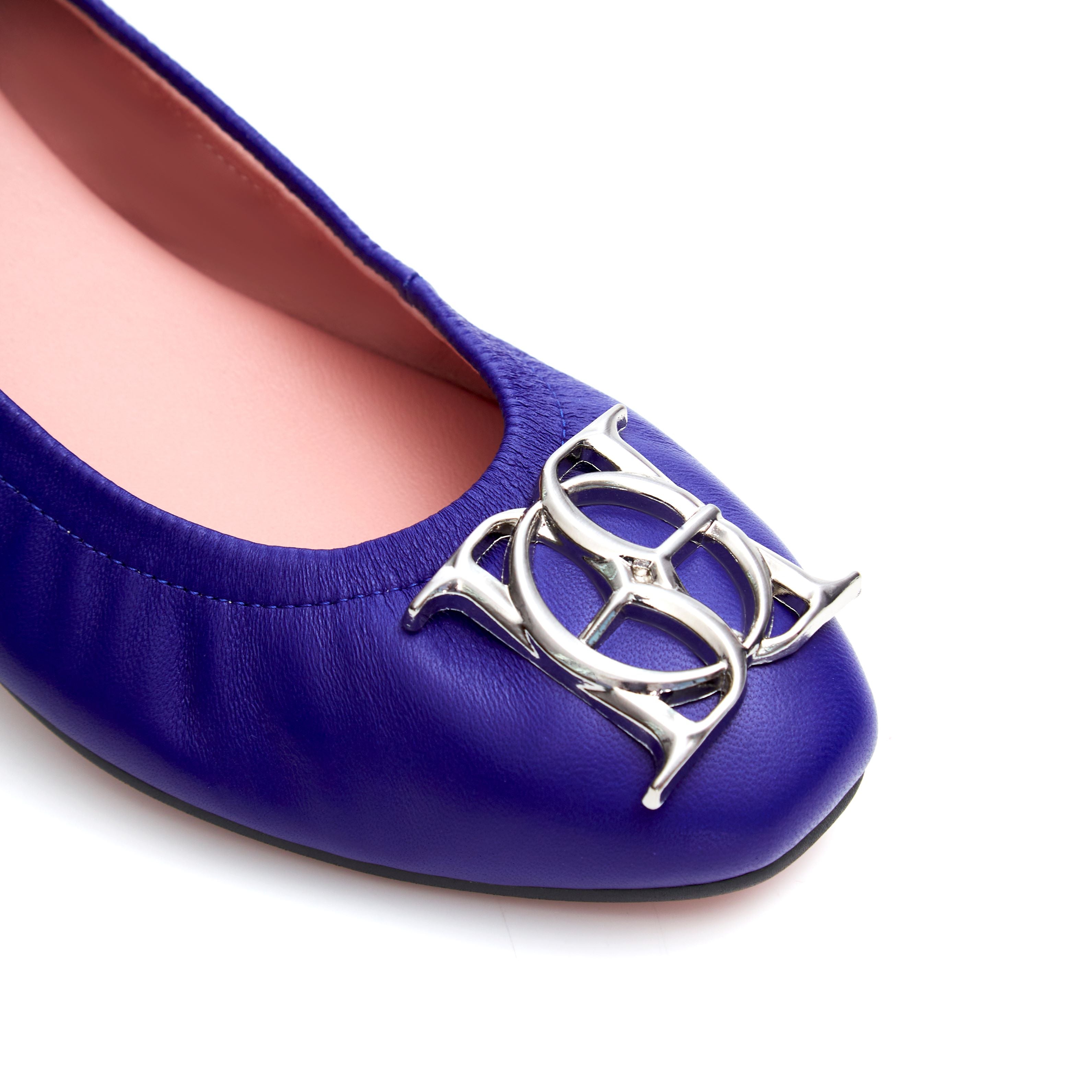 Audrey Crest In Blue Hawaii