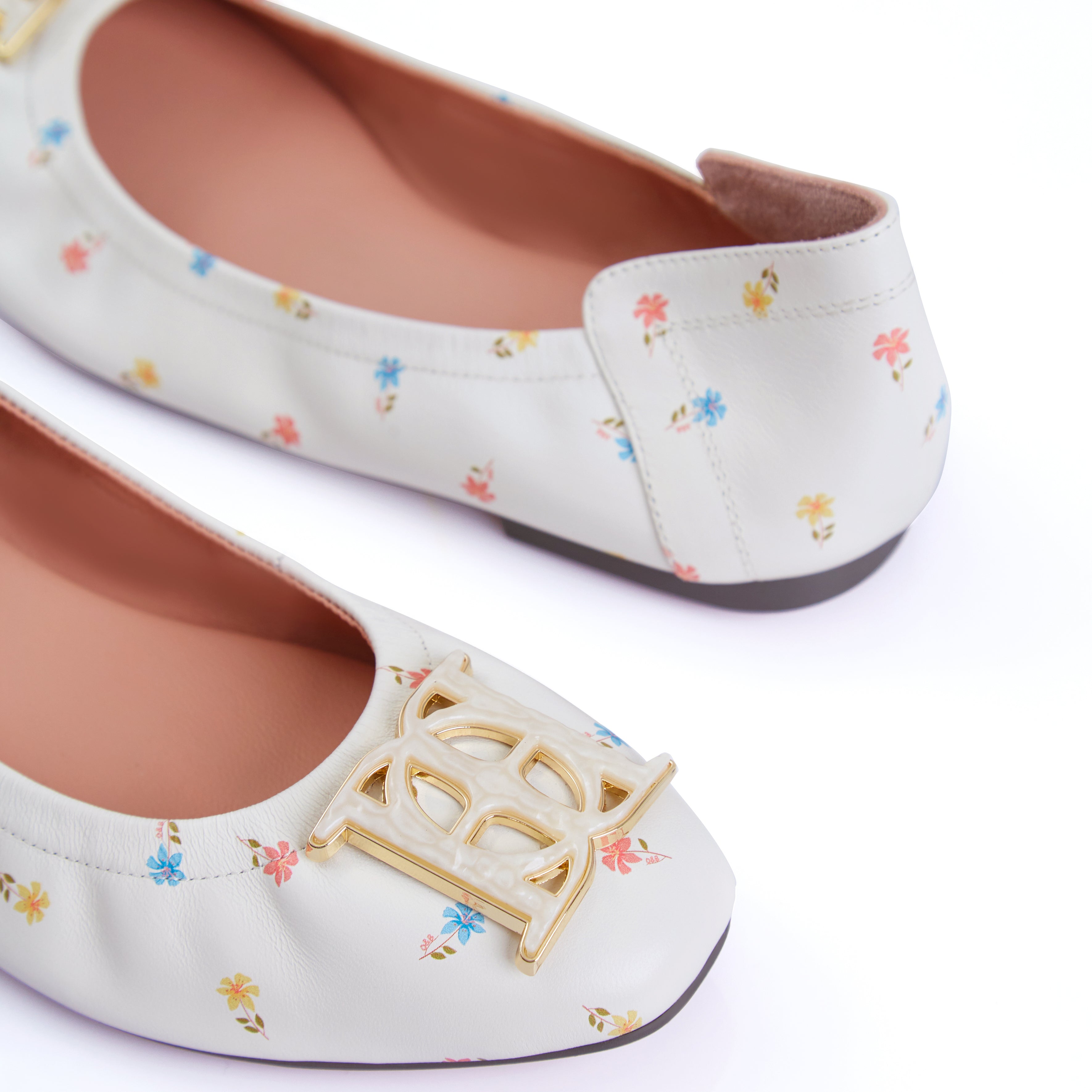 Audrey Crest Lily in Pearl