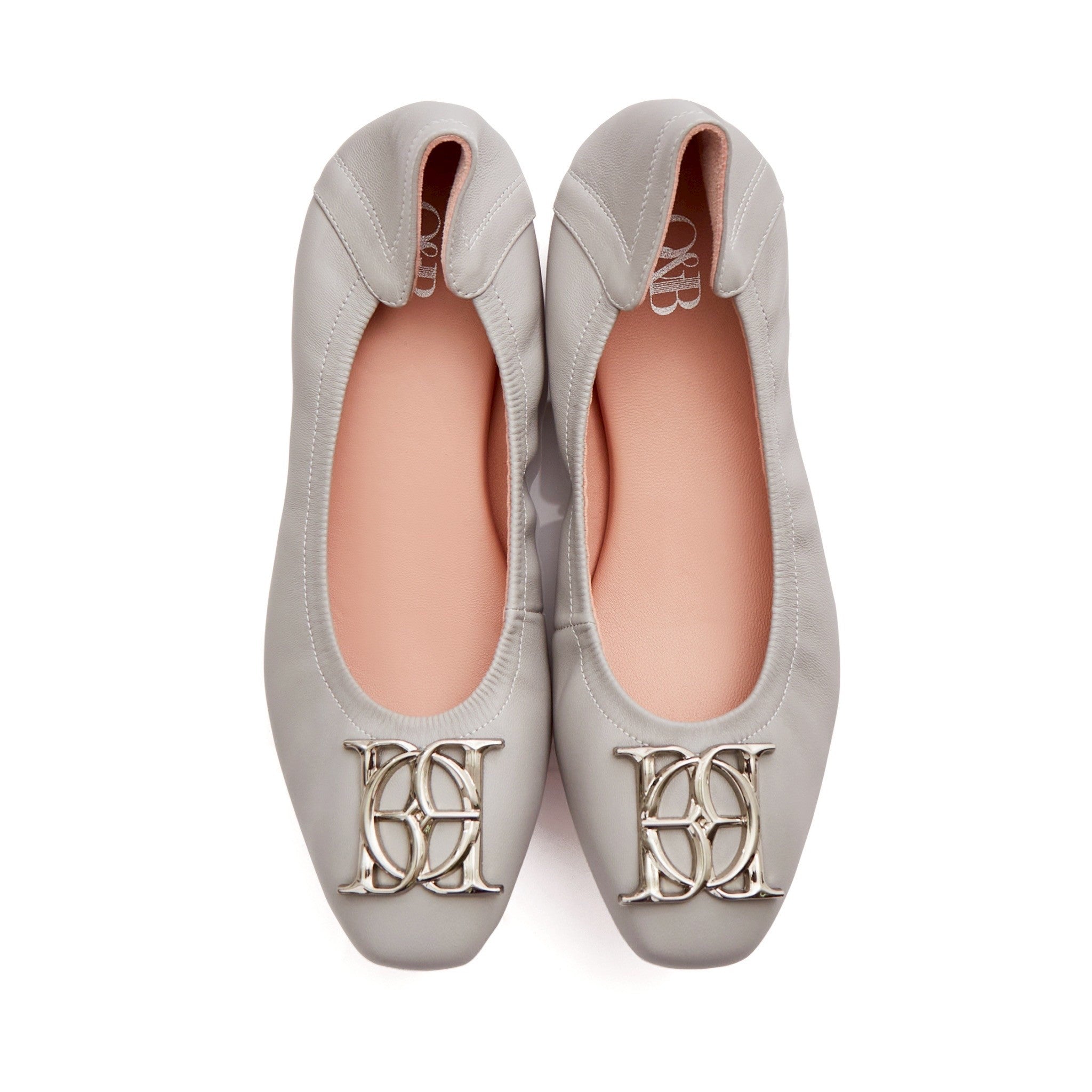 Audrey Crest in Grey Scale