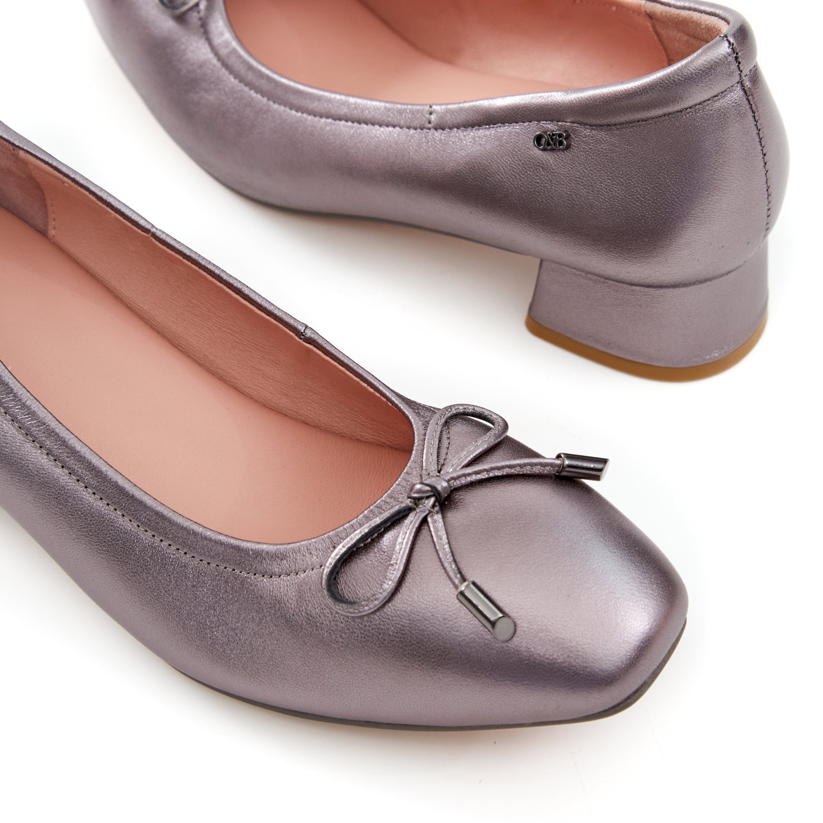 Audrey Classic Heels in Platinum