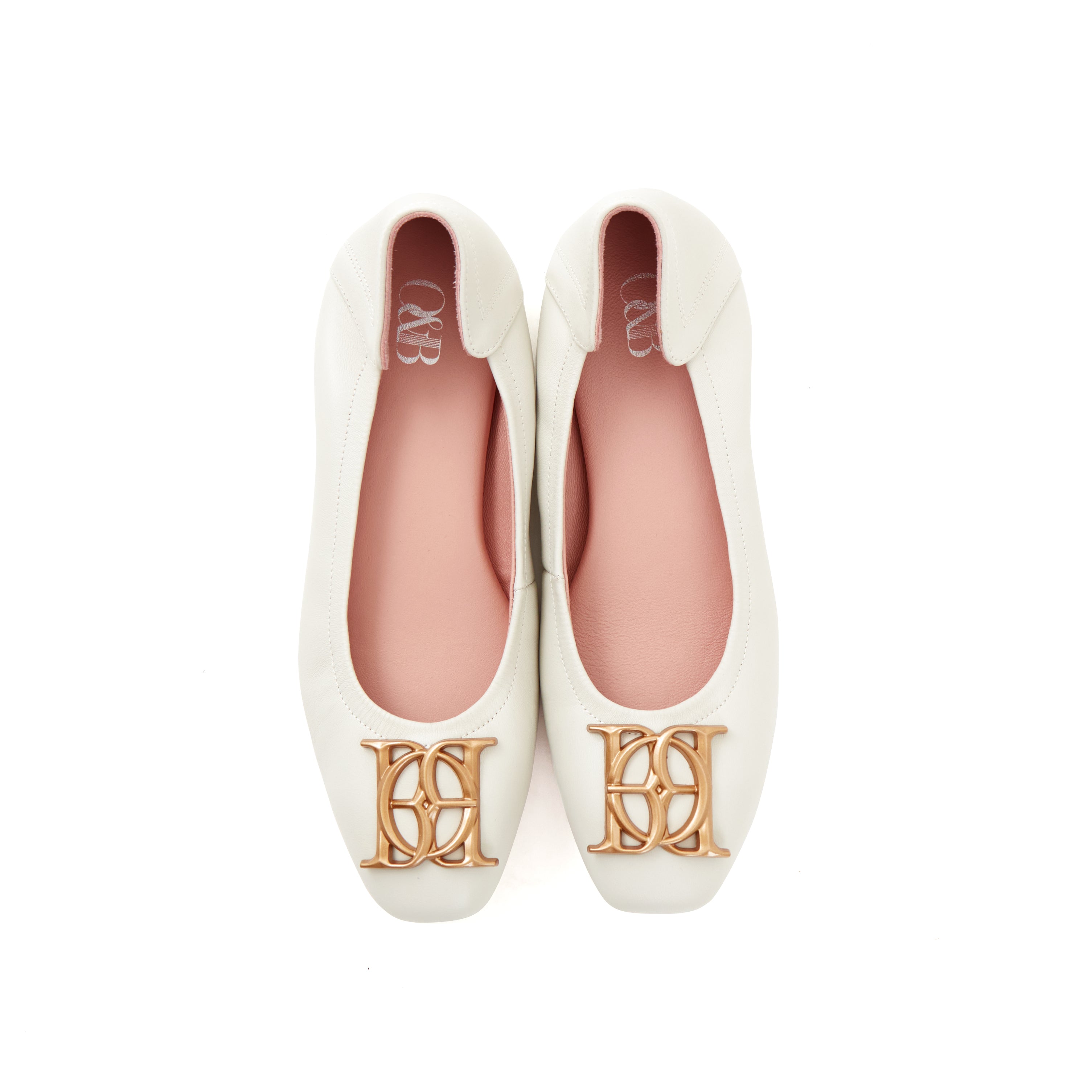 Audrey Her Crest in Greatest White