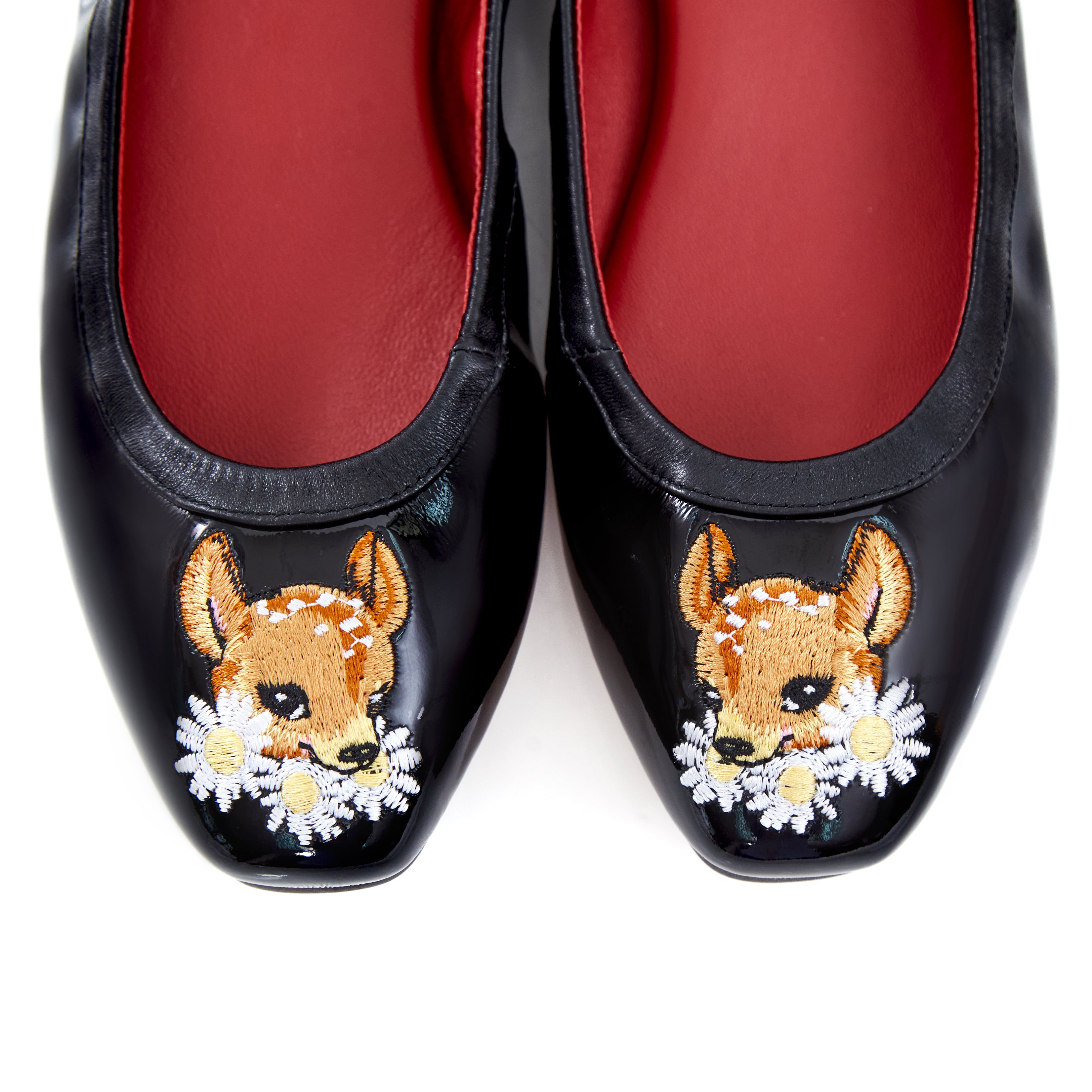Audrey Friend Holiday in Bambi Daisy Black