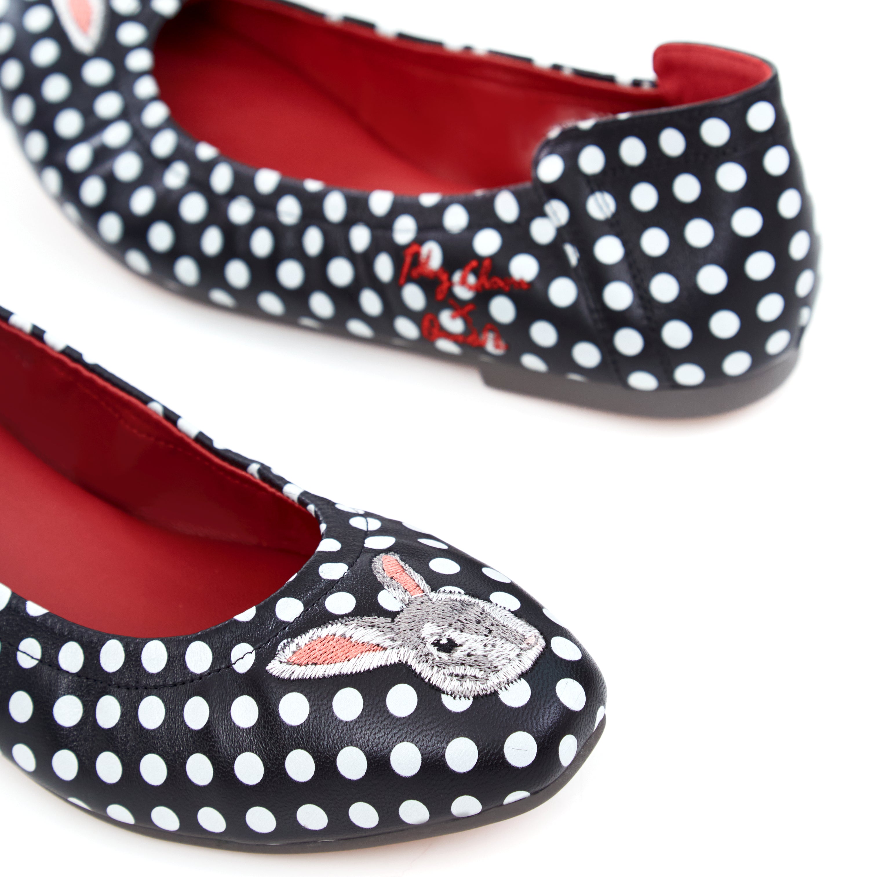 Audrey Friend Holiday in Robin Dot Black