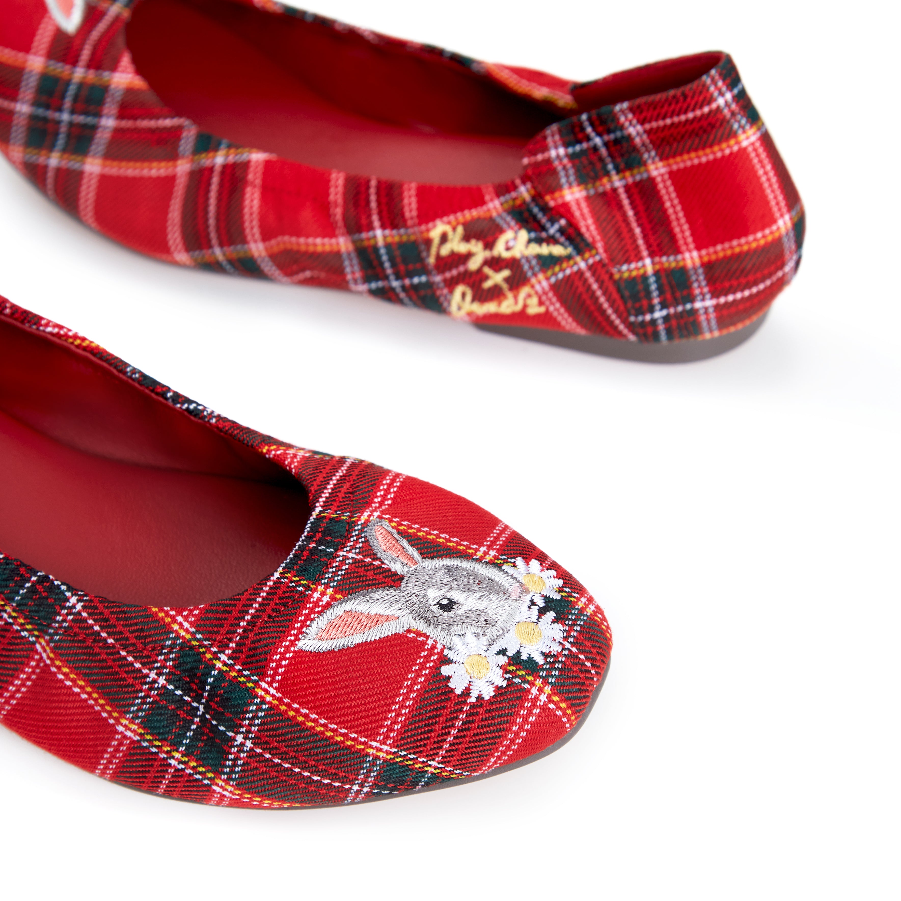 Audrey Friend Holiday in Robin Daisy Tartan