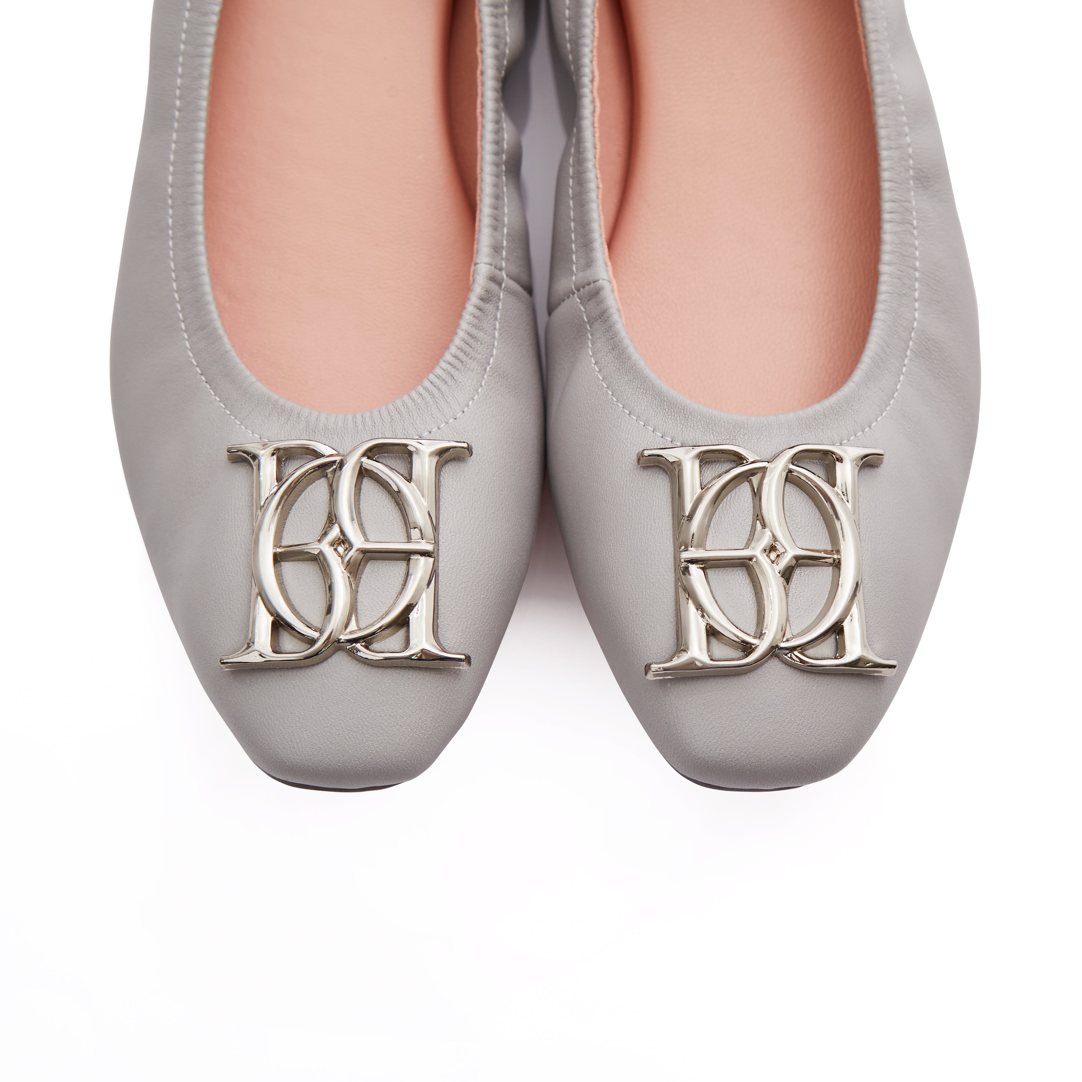 Audrey Crest in Grey Scale