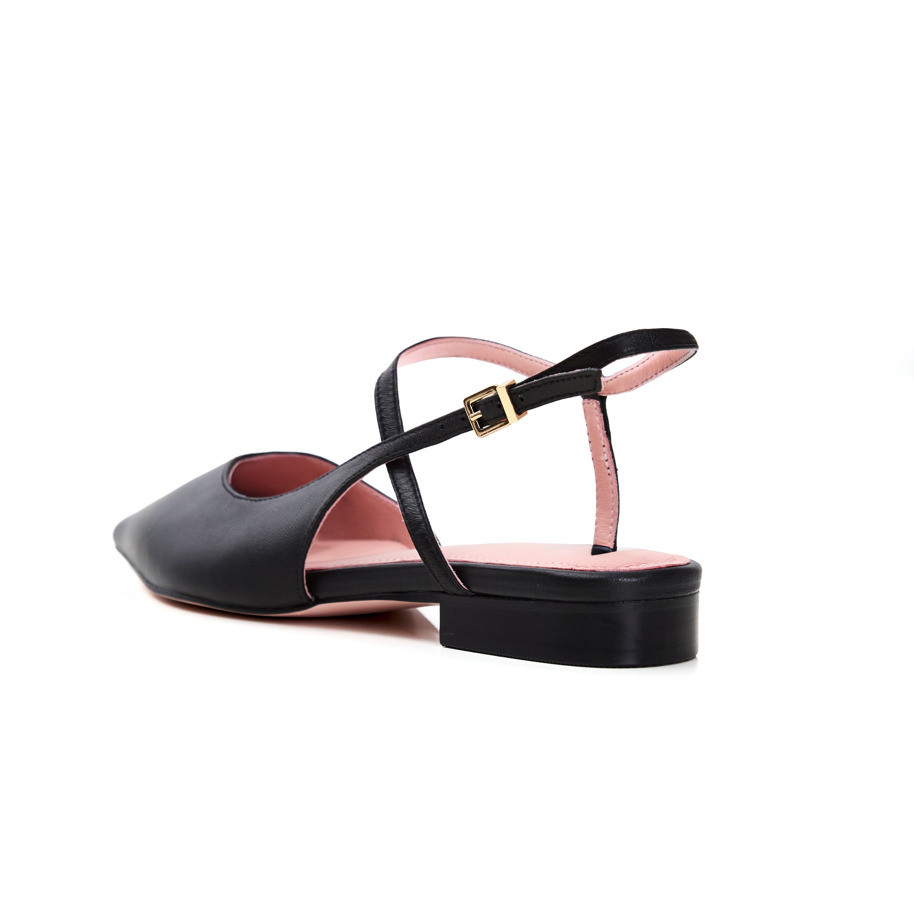 Giselle In Daily Black